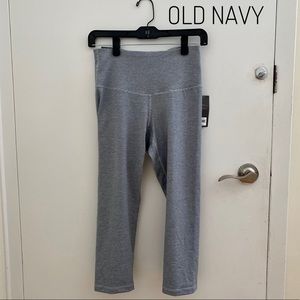 Old Navy Women’s Active Go Dry Fitted Leggings NWT